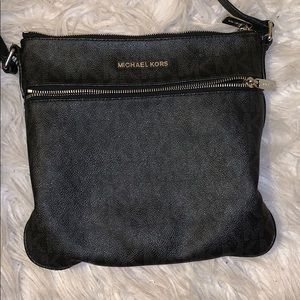 Michael Kors Signature Crossbody bag